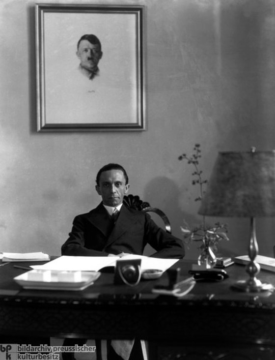 Joseph Goebbels 1933.jpg