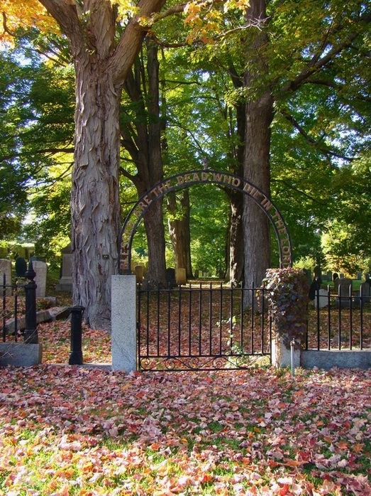 Old South Cemetery Ipswich Mass1.jpg