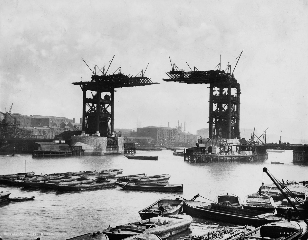 Towerbridge construction 1888.jpg