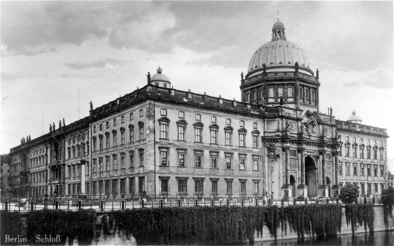Berlin Stadtschloss 1920.jpg