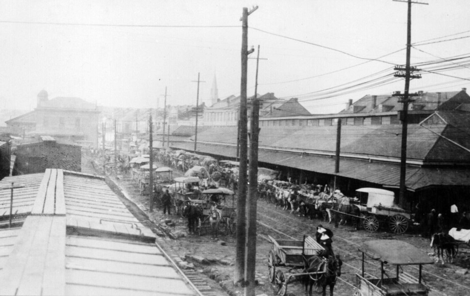 French Market wagons New Orleans 1915.jpg