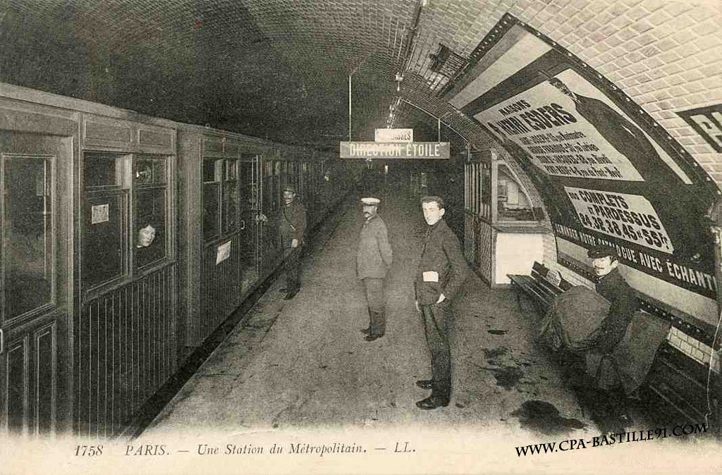 Paris – Station de Métropolitain – Pasteur.jpg
