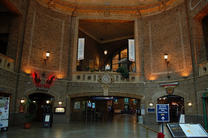 Interior gare du palais.jpg