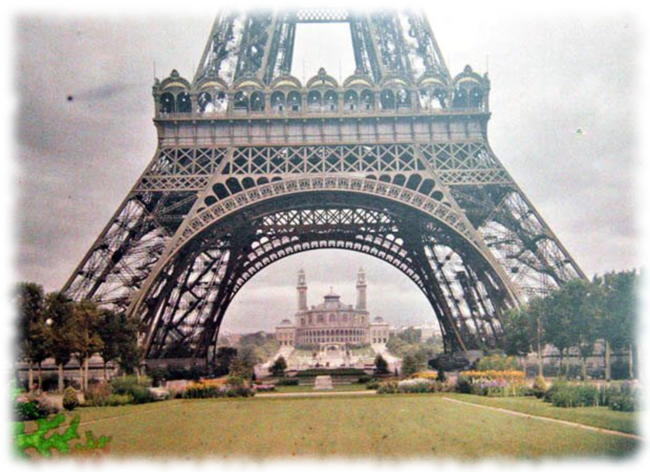 Paris Effele tower 1900.jpg