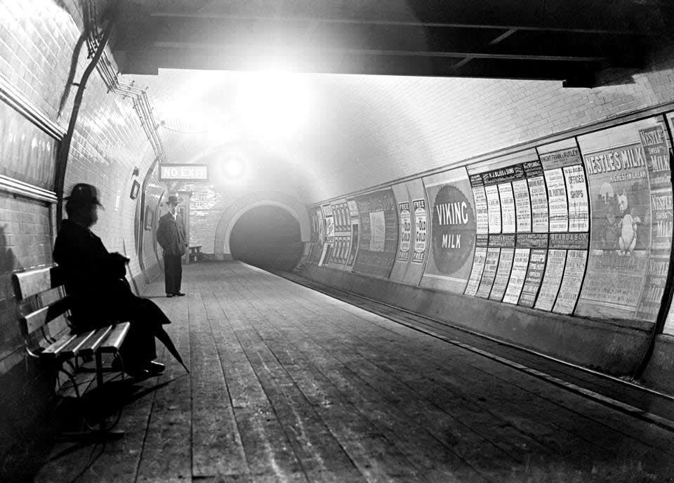 London Underground circa 1900.jpg