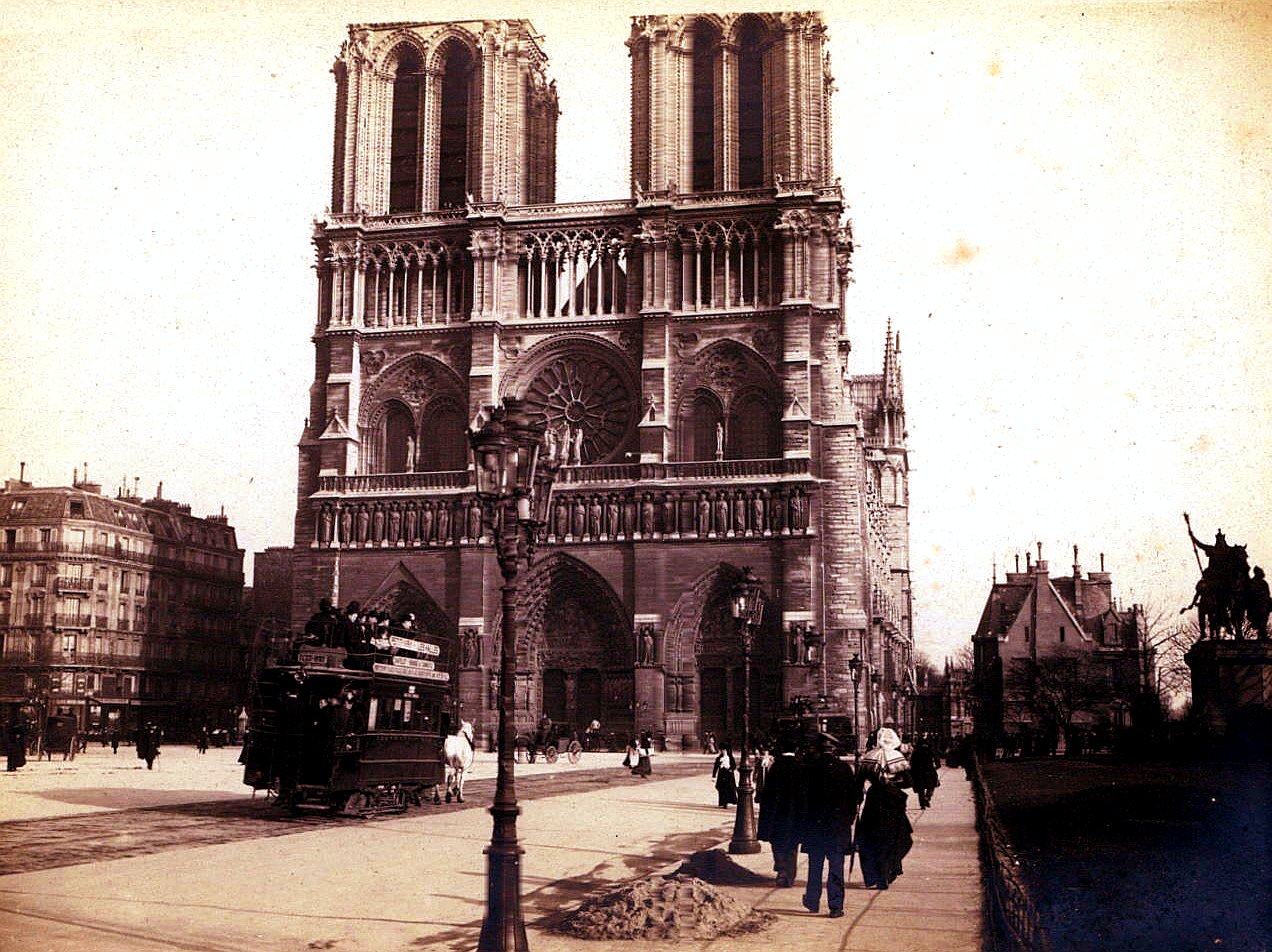 Notre Dame de Paris 1900.jpg