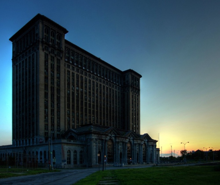 File:Detroit Train Station twilight.jpg