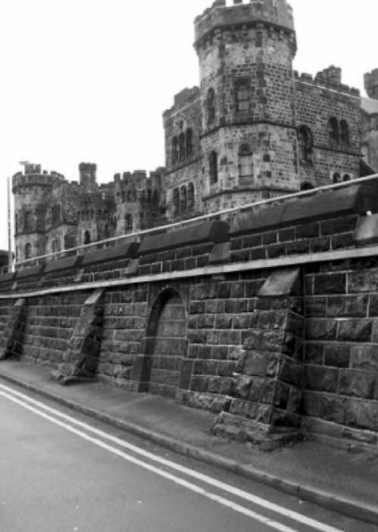 File:H M Prison Leeds.jpg