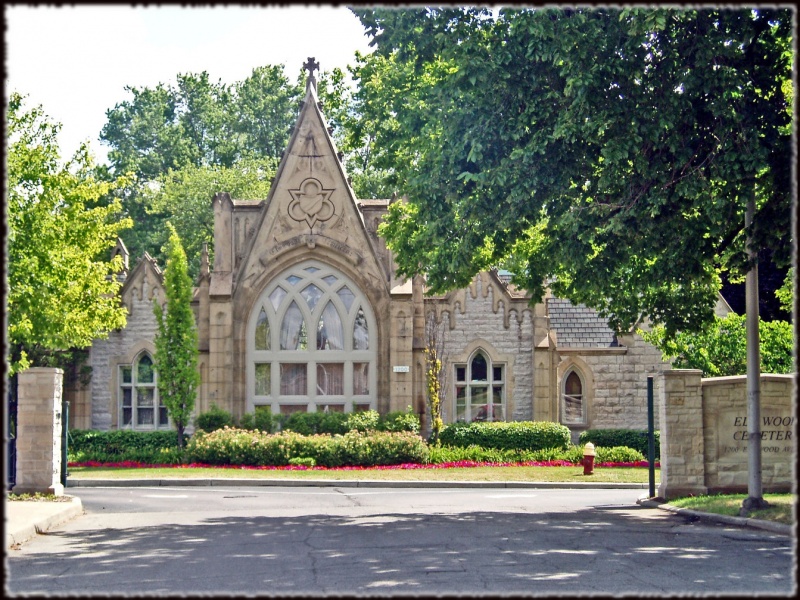 File:Elmwood Cemetery day.jpg