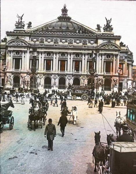 File:Paris Opera-vers-1900.jpg